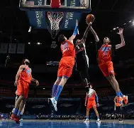 开云体育官网-关于里程碑夜俄克拉荷马雷霆队长鼓劲；NBA总决赛转会期刷纪录；气氛紧张；控场能力受关注的信息