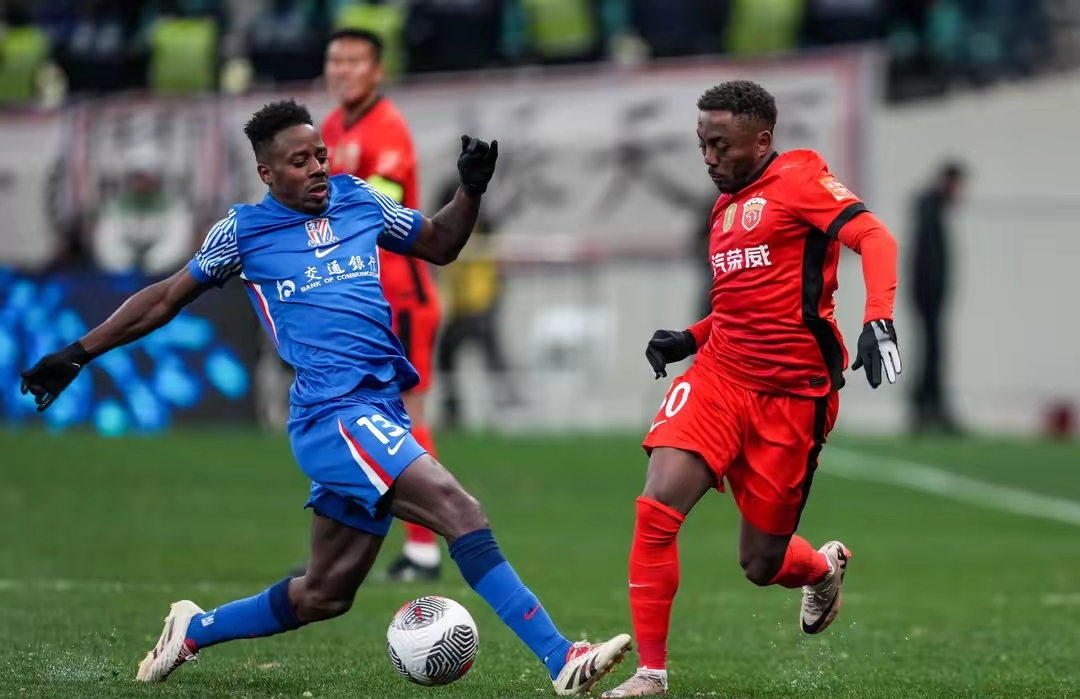 开云体育官网-西甲集结日再迎强敌，武汉三镇绝杀压哨，主帅态度——态度坚定，更衣室氛围转暖的简单介绍