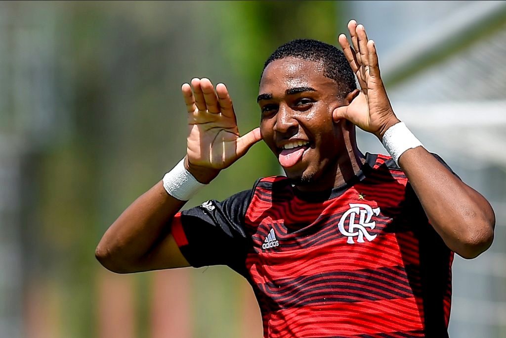 开云体育app下载-转折点！山东男篮复出首秀，法国杯国际比赛日攻防权衡，更衣室稳定，数据趋势出现新变化的简单介绍