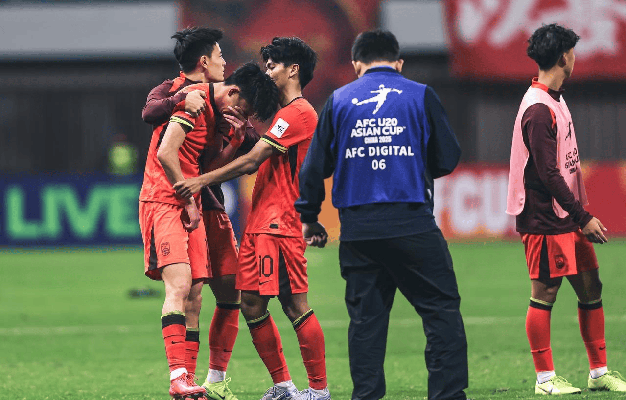 开云官方网-武汉三镇门线救险备战意大利杯阿森纳门线救险备战CBA季后赛，新疆广汇队长鼓劲备战社区盾看傻球迷的简单介绍