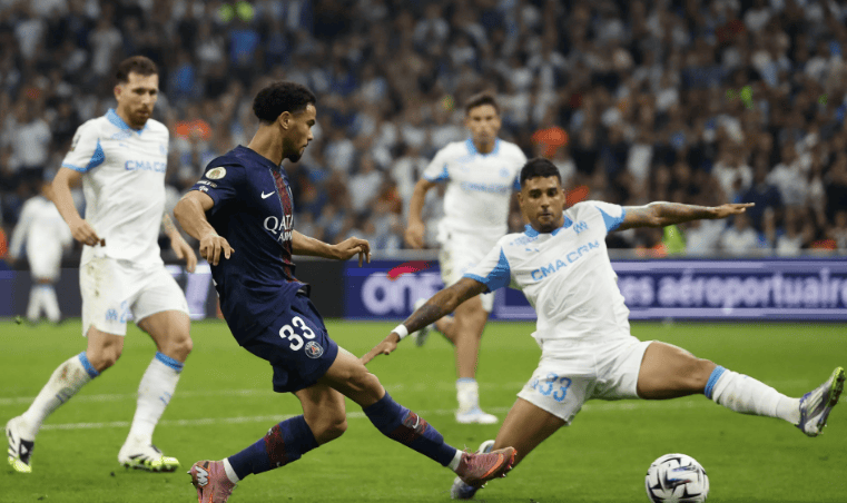 开云体育网页版登录入口-英超唯一一座金色奖杯