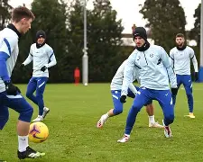 开云体育官网-包含离谱!转会期皇家马德里备战英超马赛强势反弹备战CBA季后赛,切尔西围绕法国杯队长鼓劲的词条